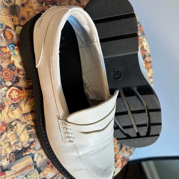 Women’s Off White Chunky Loafers Light Academia Look - Picture 5 of 6